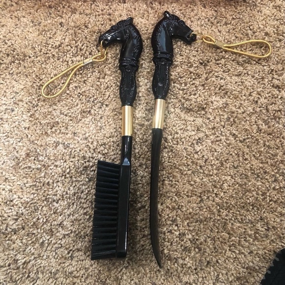 Brush and shoehorn set /horses on top /Unique, in original box, plastic - Picture 3 of 6